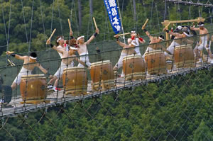 はしの日「揺れ太鼓」